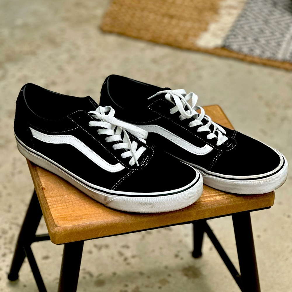 Vans Ward Sneaker - Men's size 12 Black and white.